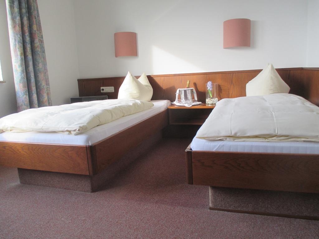 Adler Golf-& Tagungshotel Harth-Poellnitz Экстерьер фото