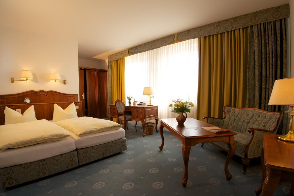 Adler Golf-& Tagungshotel Harth-Poellnitz Экстерьер фото